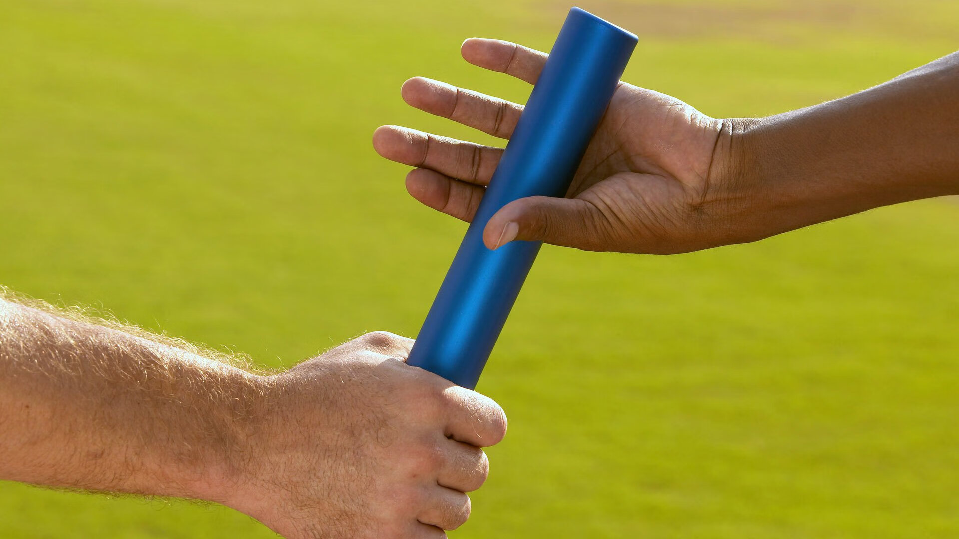 塞内加尔队中场卡瓦尼在巴黎奥运会上展现出强大的进攻组织能力