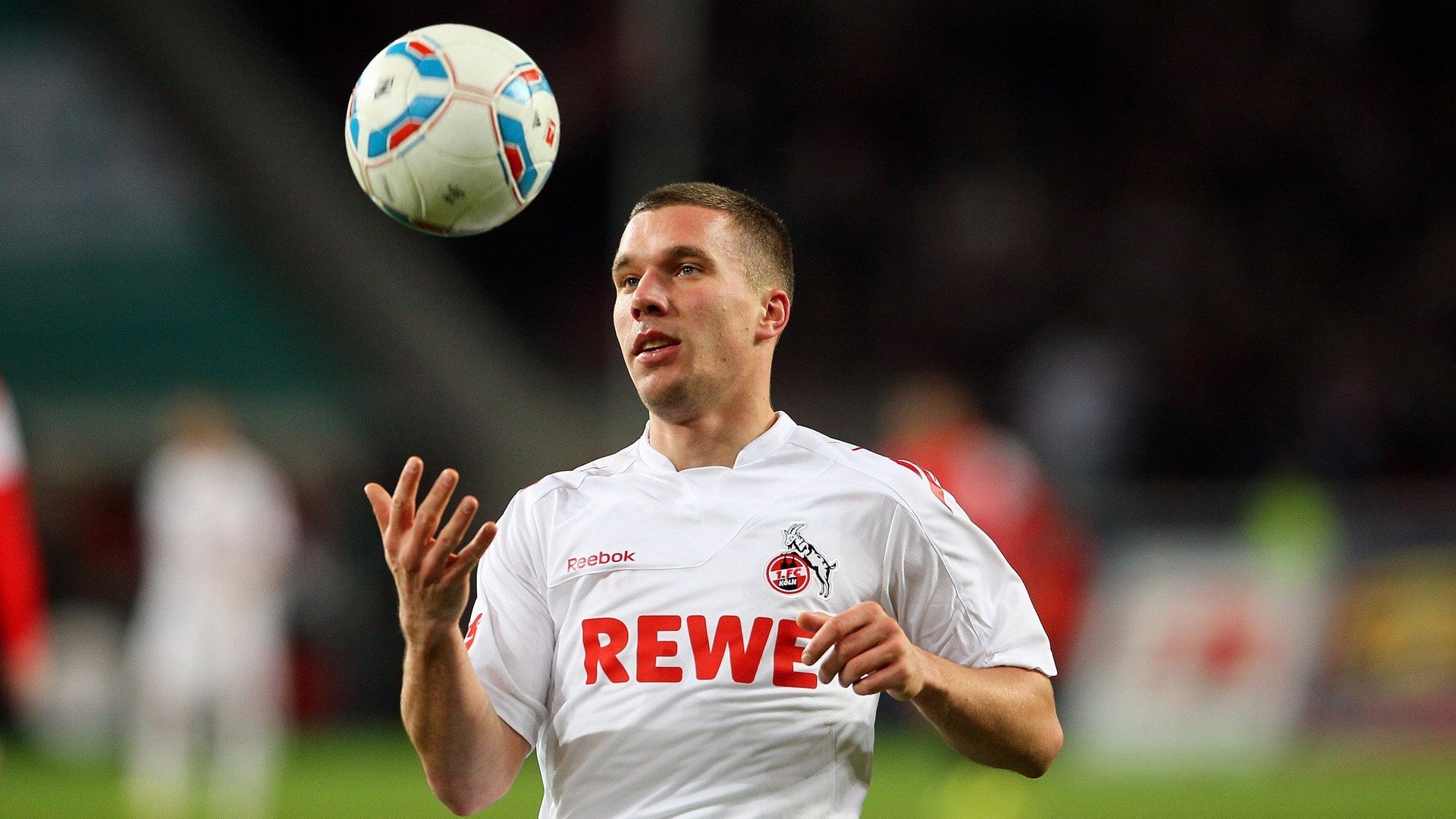 未来空中跑酷：在天际线中纵横驰骋